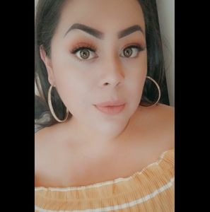 Meet your Posher, Aleejandra